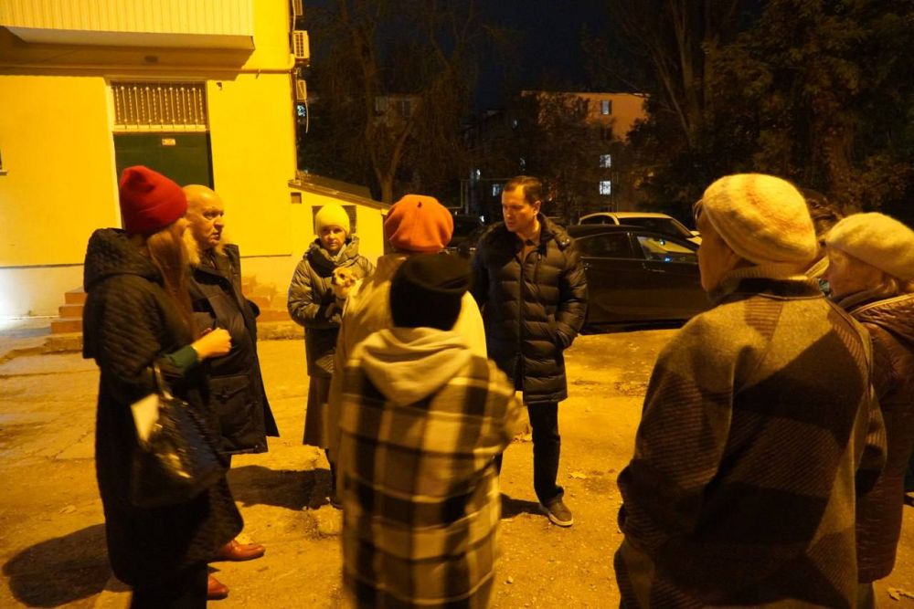 #в_диалоге_с_керчанами. По следам приема граждан глава администрации Олег КАТОРГИН провел встречу с жителями ул. Нестерова, 10. Старшая по дому обозначила перечень проблем, в решении которых необходима помощь #в_диалоге_с_керчанами. По следам приема граждан глава администрации Олег КАТОРГИН провел встречу с жителями ул. Нестерова, 10. Старшая по дому обозначила перечень проблем, в решении которых необходима помощь