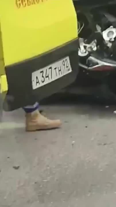 Военный погиб при взрыве автомобиля в Севастополе, сообщает губернатор Развожаев