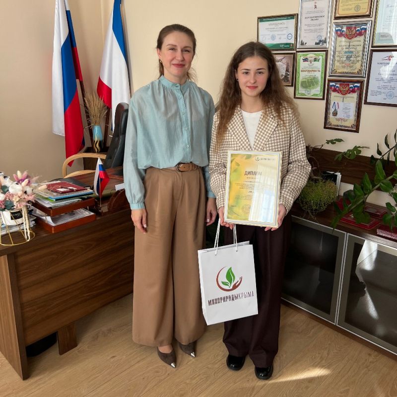 Не знаем, как проходит ваш четверг, а мы выбирали лучшего муниципального министра экологии ученического самоуправления Республики Крым Не знаем, как проходит ваш четверг, а мы выбирали лучшего муниципального министра экологии ученического самоуправления Республики Крым