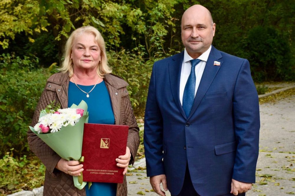 Владимир Немцев: Накануне поздравил персонал Городской больницы №4 с 80-летием со дня образования учреждения Владимир Немцев: Накануне поздравил персонал Городской больницы №4 с 80-летием со дня образования учреждения