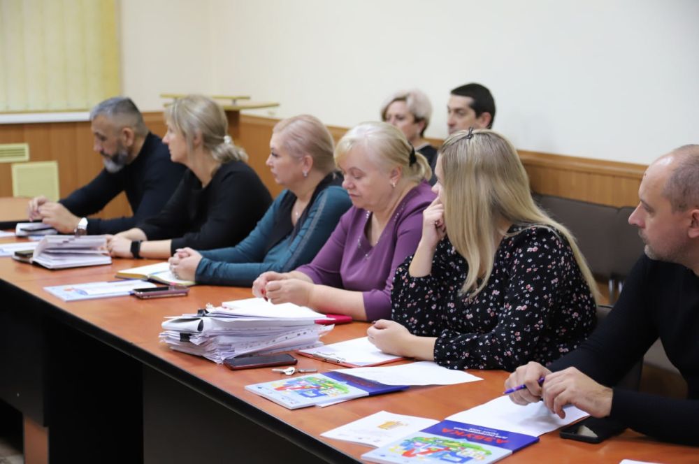 Анжелика Ястребова: В администрации Бахчисарайского района был проведен семинар по проблемным вопросам прохождения отопительного сезона для многоквартирных домов и актуальным вопросам непосредственной формы управления в многоквартирных домах Анжелика Ястребова: В администрации Бахчисарайского района был проведен семинар по проблемным вопросам прохождения отопительного сезона для многоквартирных домов и актуальным вопросам непосредственной формы управления в многоквартирных домах