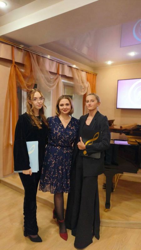 Лучшие молодые преподаватели Орла и Республики Крым провели дистанционный мастер-класс Лучшие молодые преподаватели Орла и Республики Крым провели дистанционный мастер-класс
