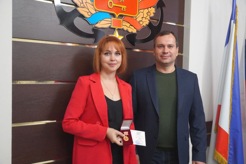#с_праздником. 10 лет назад был образован Центр занятости населения Республики Крым #с_праздником. 10 лет назад был образован Центр занятости населения Республики Крым