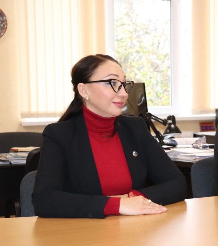 Заместитель председателя Госкомнаца Крыма Айкуи Арутюнян встретилась с представителями Черноморской Ассоциации Международного Сотрудничества (ЧАМС) Заместитель председателя Госкомнаца Крыма Айкуи Арутюнян встретилась с представителями Черноморской Ассоциации Международного Сотрудничества (ЧАМС)