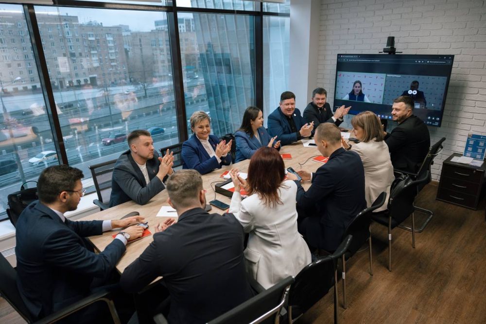 Друзья, сегодня на III Съезде Движения Первых собрались Председатели реготделений и дети-делегаты из всех регионов России, члены Правления и Координационного совета Движения Первых Друзья, сегодня на III Съезде Движения Первых собрались Председатели реготделений и дети-делегаты из всех регионов России, члены Правления и Координационного совета Движения Первых