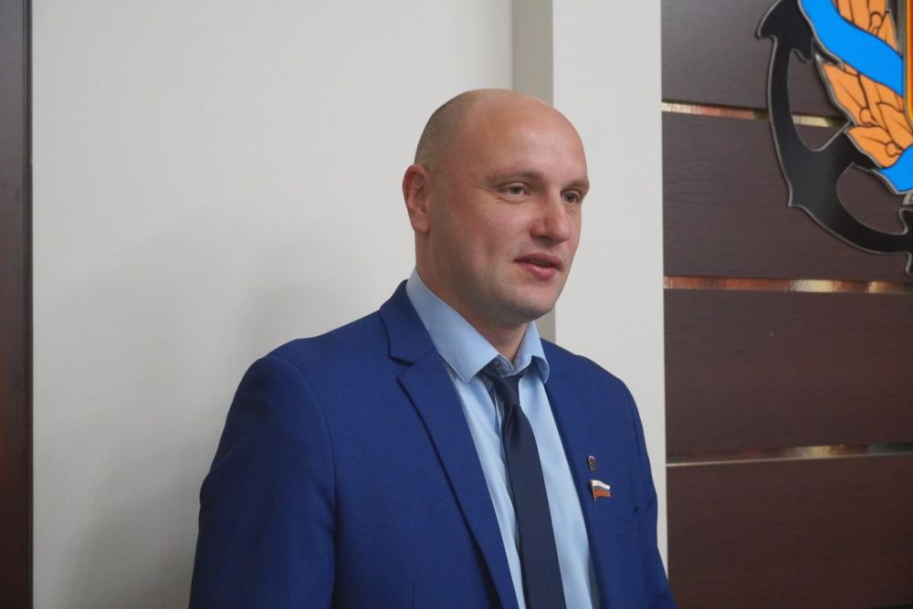 #с_праздником. 10 лет назад был образован Центр занятости населения Республики Крым #с_праздником. 10 лет назад был образован Центр занятости населения Республики Крым