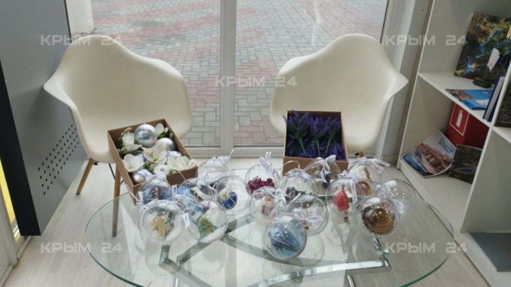 В Киров отправят ёлочные игрушки крымских мастеров В Киров отправят ёлочные игрушки крымских мастеров