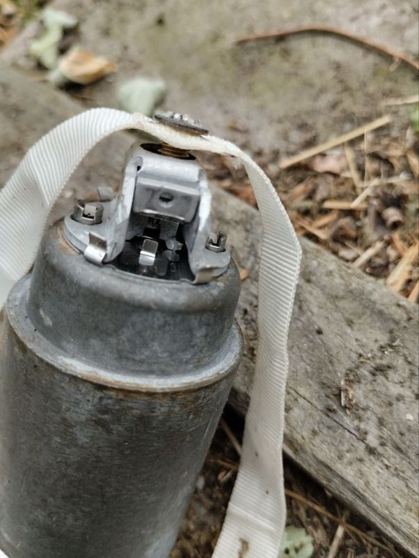 В результате украинской вооруженной агрессии в поселке Аксеновка (Центрально-Городской район Горловки) выявлены суббоеприпасы ВФУ типа «колокольчик» В результате украинской вооруженной агрессии в поселке Аксеновка (Центрально-Городской район Горловки) выявлены суббоеприпасы ВФУ типа «колокольчик»