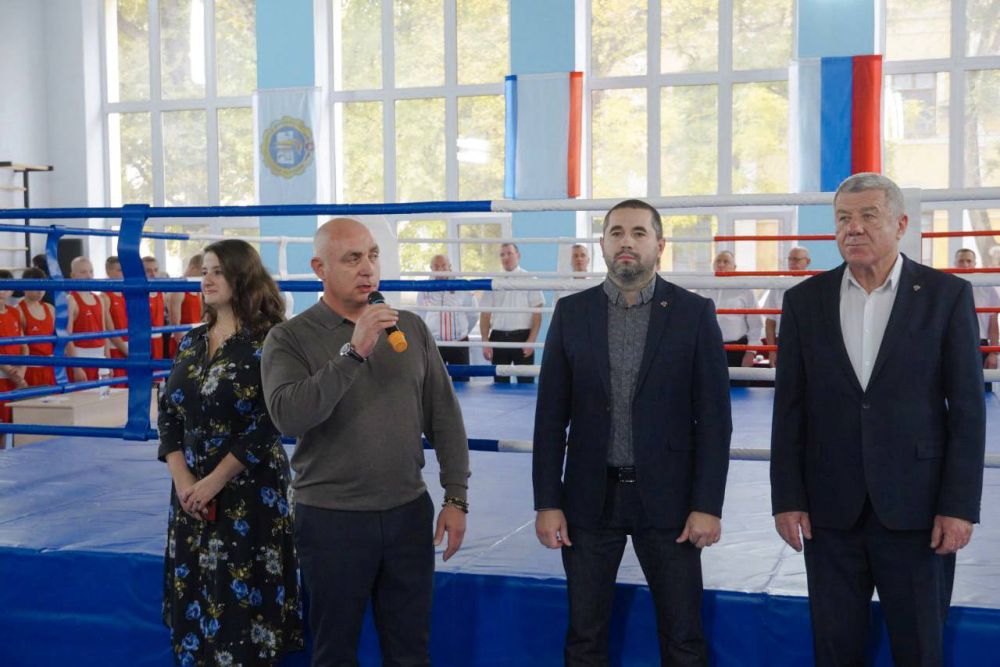 #Керчь_спортивная. Заместитель главы администрации Олег ШЕВЧЕНКО принял участие в торжественной церемонии открытия... #Керчь_спортивная. Заместитель главы администрации Олег ШЕВЧЕНКО принял участие в торжественной церемонии открытия...