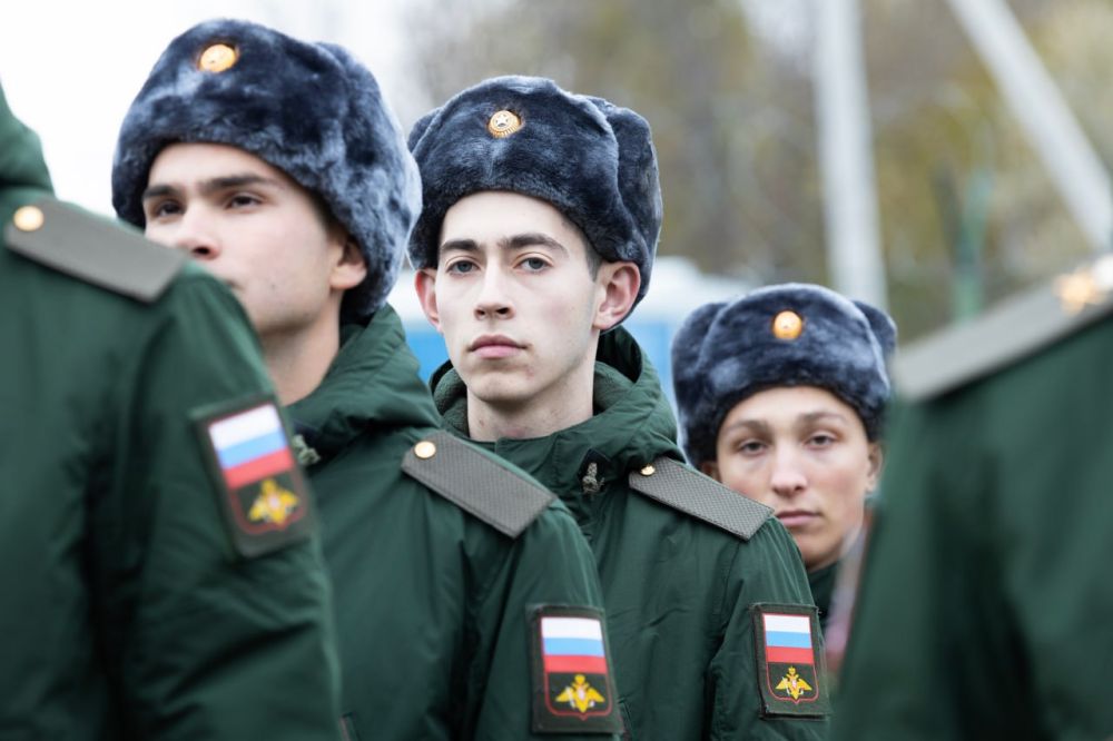 Сергей Аксёнов: Для каждого мужчины, каждого гражданина служить своей стране, защищать Родину – не только высокий долг, но и большая честь Сергей Аксёнов: Для каждого мужчины, каждого гражданина служить своей стране, защищать Родину – не только высокий долг, но и большая честь