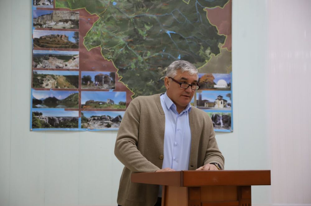 В ходе аппаратного совещания начальник Бахчисарайского УЭГХ ГУП РК «Крымгазсети» Александр Богуславский рассказал о необходимости заключения договоров на дымо-вентиляционное обслуживание В ходе аппаратного совещания начальник Бахчисарайского УЭГХ ГУП РК «Крымгазсети» Александр Богуславский рассказал о необходимости заключения договоров на дымо-вентиляционное обслуживание