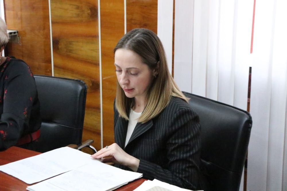 Ольга Урайкина: Сегодня на прием граждан ко мне обратились жители Тенистовского сельского поселения в части земельных и имущественных вопросов Ольга Урайкина: Сегодня на прием граждан ко мне обратились жители Тенистовского сельского поселения в части земельных и имущественных вопросов