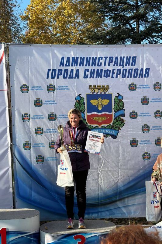 Александр Юрьев: Евпаторийская команда легкоатлетов представила город на Крымском марафоне, который прошёл 17 ноября в Симферополе Александр Юрьев: Евпаторийская команда легкоатлетов представила город на Крымском марафоне, который прошёл 17 ноября в Симферополе