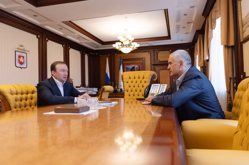 Сергей Аксёнов: В ходе рабочей встречи обсудил с заместителем Министра обороны Российской Федерации Павлом Михайловичем...