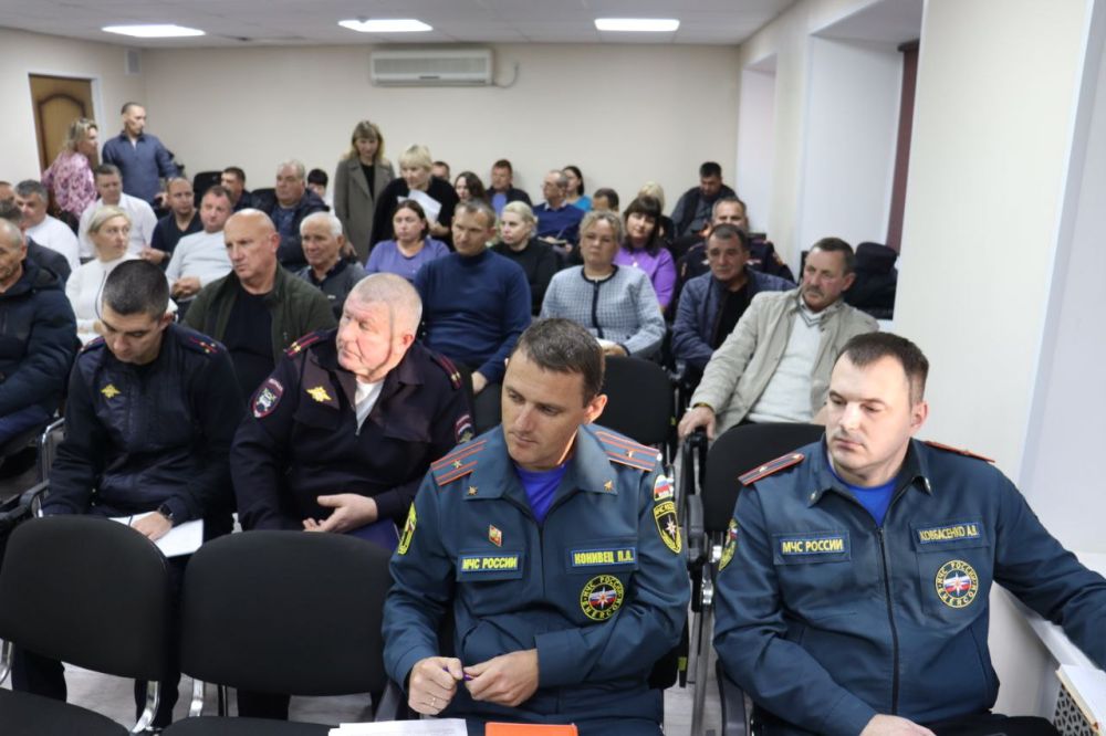 Владислав Хаджиев: В связи с прохождением фронтальных разделов 23,24 ноября ожидаются дожди, переходящий в мокрый снег... Владислав Хаджиев: В связи с прохождением фронтальных разделов 23,24 ноября ожидаются дожди, переходящий в мокрый снег...