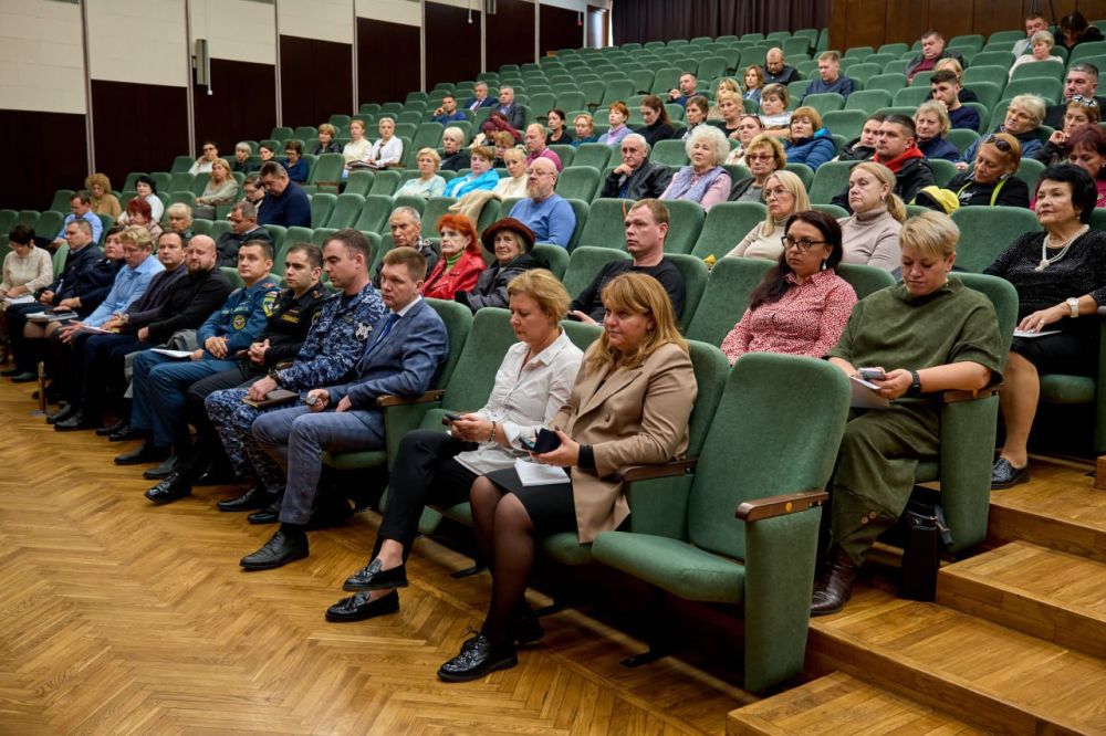 Янина Павленко: Очередное оперативно-хозяйственное совещание Янина Павленко: Очередное оперативно-хозяйственное совещание