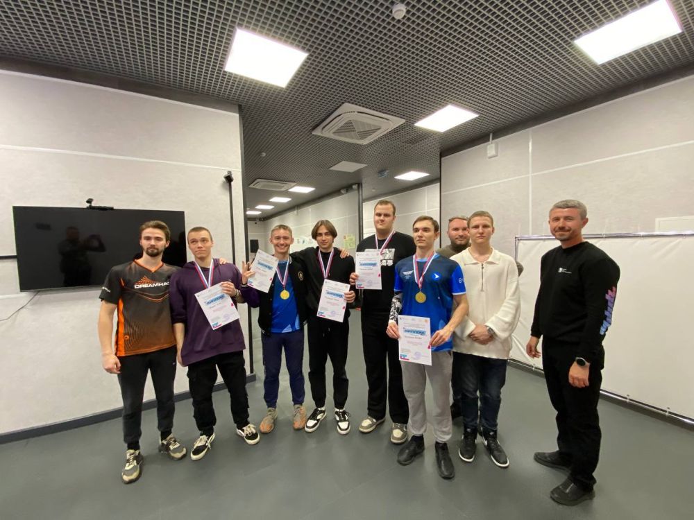 В Севастополе состоялся первый чемпионат по фиджитал спорту В Севастополе состоялся первый чемпионат по фиджитал спорту