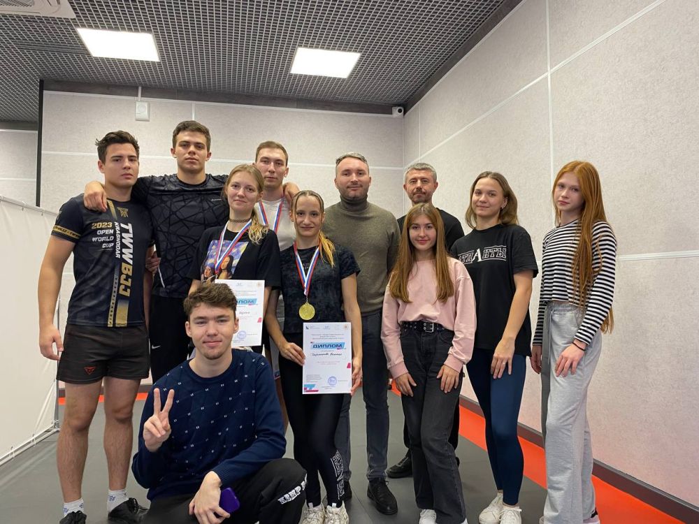 В Севастополе состоялся первый чемпионат по фиджитал спорту В Севастополе состоялся первый чемпионат по фиджитал спорту