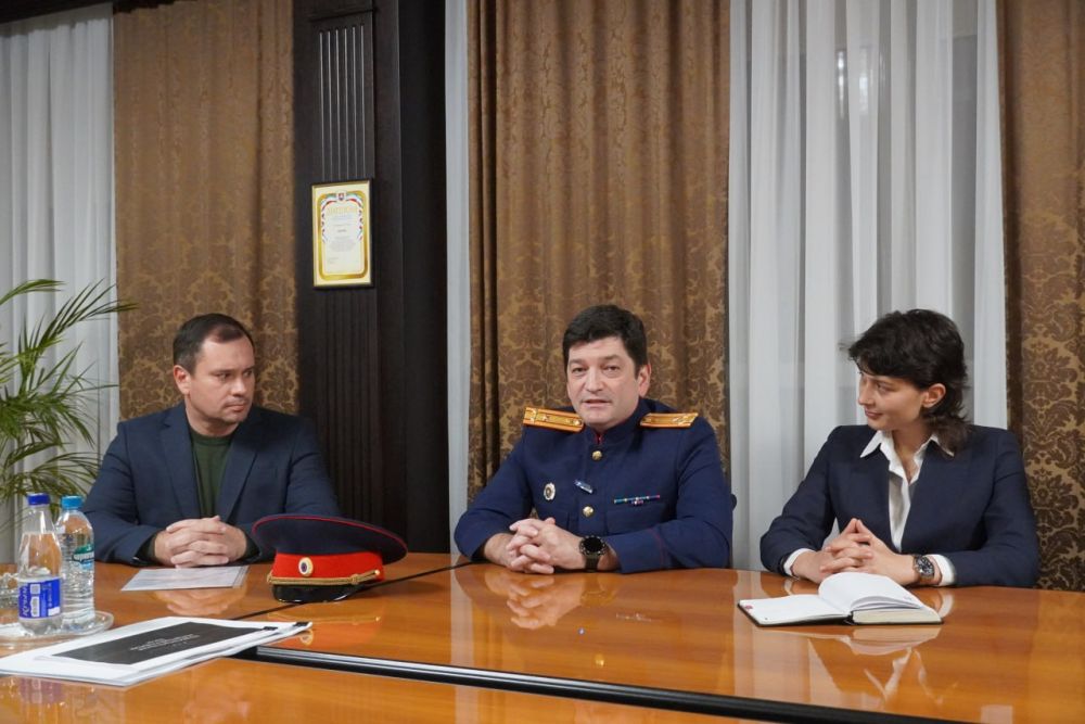 #городские_новости. Глава администрации Олег КАТОРГИН вместе с первым заместителем руководителя Главного следственного... #городские_новости. Глава администрации Олег КАТОРГИН вместе с первым заместителем руководителя Главного следственного...