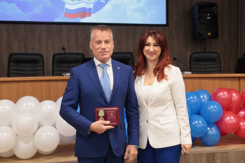 Торжественное мероприятие по случаю Дня работников налоговой службы состоялось 21 ноября в Симферополе Торжественное мероприятие по случаю Дня работников налоговой службы состоялось 21 ноября в Симферополе