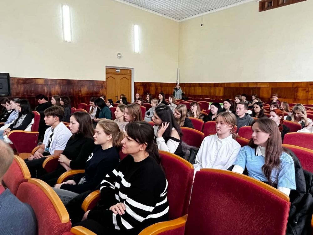 20 ноября с рабочим визитом Черноморский район посетила депутат Государственного Совета Республики Крым, заместитель председателя комитета по патриотическому воспитанию Арина Моренец 20 ноября с рабочим визитом Черноморский район посетила депутат Государственного Совета Республики Крым, заместитель председателя комитета по патриотическому воспитанию Арина Моренец