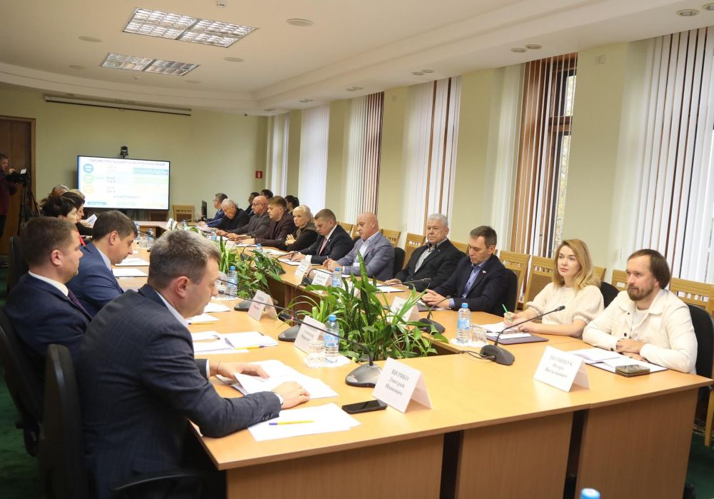 Состоялось итоговое заседание в парламентских комитетах по обсуждению законопроекта о бюджете Республики Крым на предстоящую трехлетку Состоялось итоговое заседание в парламентских комитетах по обсуждению законопроекта о бюджете Республики Крым на предстоящую трехлетку