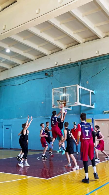 #знайнаших. Всероссийский чемпионат "КЭС-Баскет" в Керчи! С 18 по 20 ноября в нашем городе проходили соревнования по баскетболу среди школьников. В этом году участие приняли юноши 2007-2009 годов рождения #знайнаших. Всероссийский чемпионат "КЭС-Баскет" в Керчи! С 18 по 20 ноября в нашем городе проходили соревнования по баскетболу среди школьников. В этом году участие приняли юноши 2007-2009 годов рождения