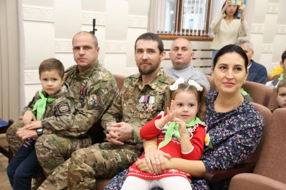 В Крыму прошел Фестиваль многодетных семей «Семья — вот истинное счастье!» В Крыму прошел Фестиваль многодетных семей «Семья — вот истинное счастье!»
