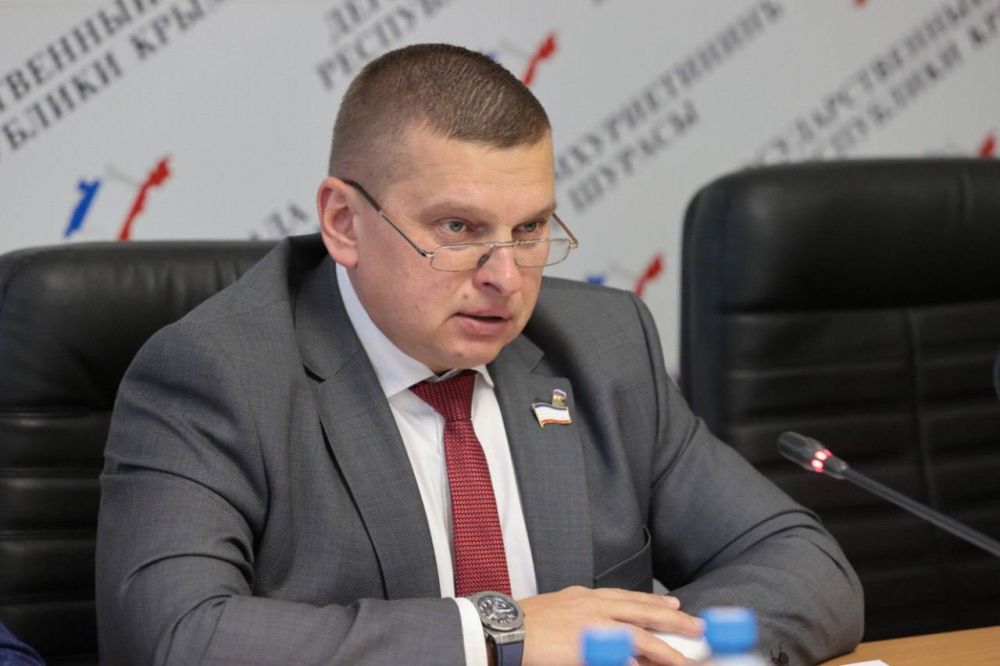 На заседании Комитета по курортам и туризму под председательством Романа Тихончука депутаты рассмотрели законопроект о внесении изменений и дополнений в субъектовый закон "О народных художественных промыслах и ремесленной деятельности в Республике Крым" На заседании Комитета по курортам и туризму под председательством Романа Тихончука депутаты рассмотрели законопроект о внесении изменений и дополнений в субъектовый закон "О народных художественных промыслах и ремесленной деятельности в Республике Крым"