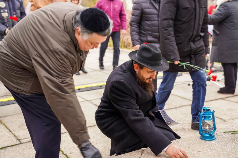 В Евпатории почтили память крымчаков и евреев, ставших жертвами нацизма В Евпатории почтили память крымчаков и евреев, ставших жертвами нацизма