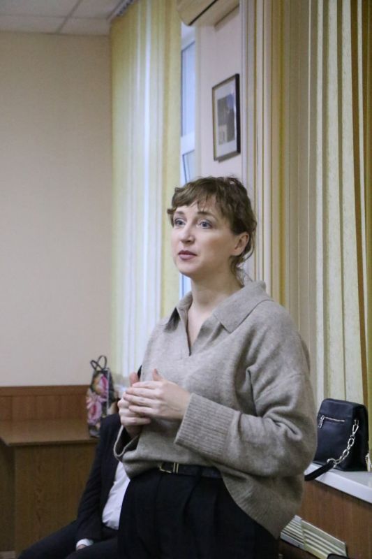 Ольга Урайкина: Совместно с главой администрации Бахчисарайского района Анжеликой Ястребовой в малом зале администрации района провели аппаратное совещание с главами поселений Ольга Урайкина: Совместно с главой администрации Бахчисарайского района Анжеликой Ястребовой в малом зале администрации района провели аппаратное совещание с главами поселений