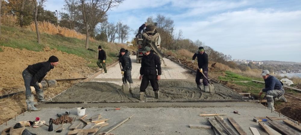 На территории муниципального образования городской округ Керчь Республики Крым завершается строительство объекта «Противооползневые сооружения берегового склона в районе Аршинцево, г. Керчь, Республика Крым» На территории муниципального образования городской округ Керчь Республики Крым завершается строительство объекта «Противооползневые сооружения берегового склона в районе Аршинцево, г. Керчь, Республика Крым»