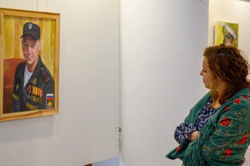 Александр Юрьев: В Евпатории открылась выставка работ художников Севастопольского регионального отделения Творческого союза художников России «Родина. Семья» Александр Юрьев: В Евпатории открылась выставка работ художников Севастопольского регионального отделения Творческого союза художников России «Родина. Семья»