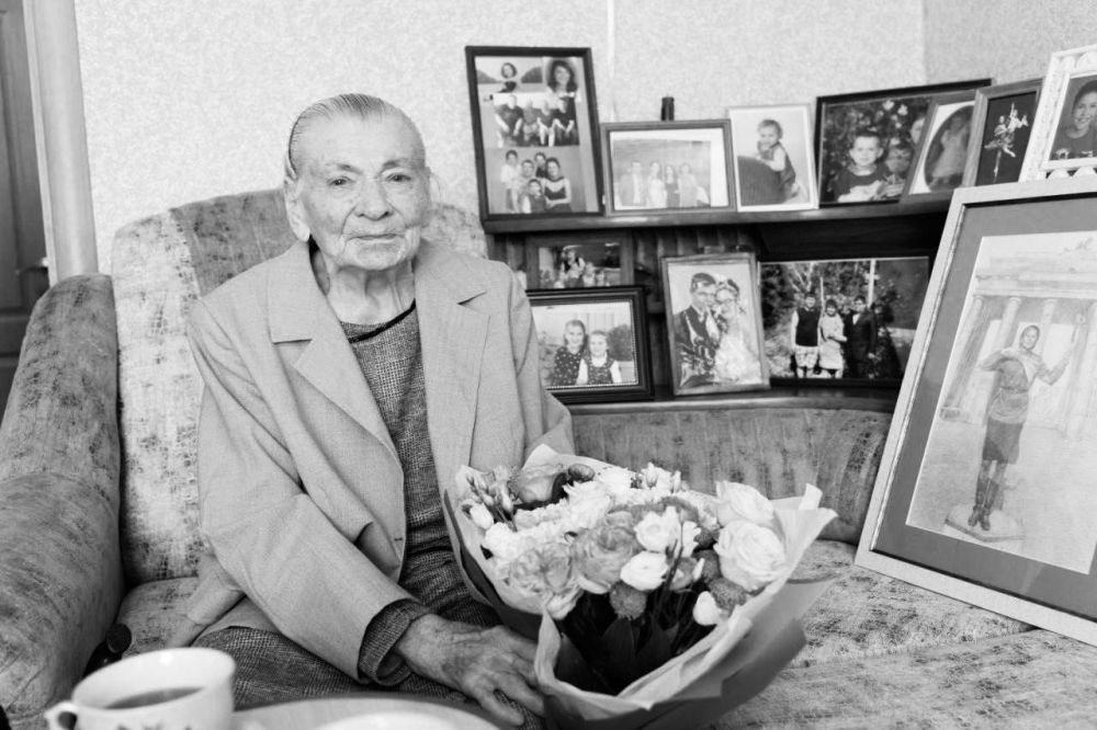 "Бранденбургская Мадонна": в возрасте 100 лет ушла из жизни Мария Филипповна Лиманская — девушка со знаменитой фотографии военного корреспондента Евгения Халдея "Бранденбургская Мадонна": в возрасте 100 лет ушла из жизни Мария Филипповна Лиманская — девушка со знаменитой фотографии военного корреспондента Евгения Халдея