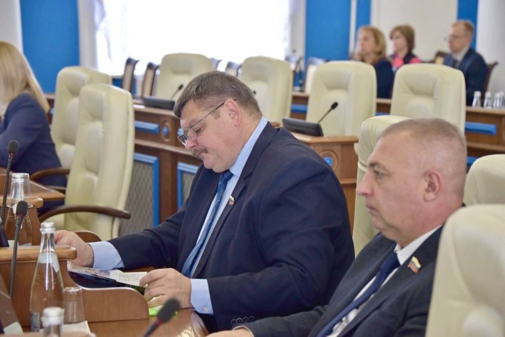 Владимир Немцев: Сегодня на пленарном заседании депутаты единогласно поддержали проекты постановлений о заключении межпарламентских соглашений с представительными органами власти Донецкой Народной Республики, Луганской... Владимир Немцев: Сегодня на пленарном заседании депутаты единогласно поддержали проекты постановлений о заключении межпарламентских соглашений с представительными органами власти Донецкой Народной Республики, Луганской...