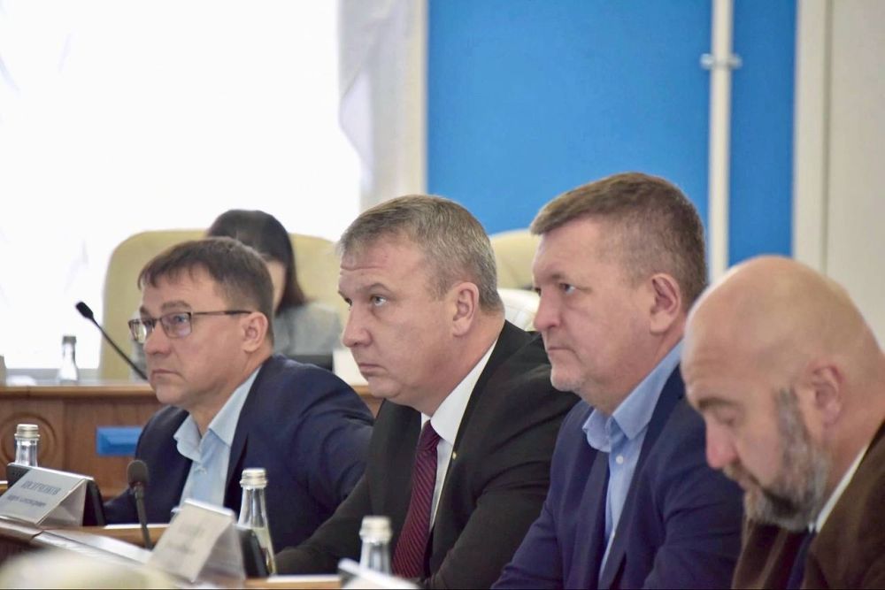 Владимир Немцев: Сегодня на пленарном заседании депутаты единогласно поддержали проекты постановлений о заключении межпарламентских соглашений с представительными органами власти Донецкой Народной Республики, Луганской... Владимир Немцев: Сегодня на пленарном заседании депутаты единогласно поддержали проекты постановлений о заключении межпарламентских соглашений с представительными органами власти Донецкой Народной Республики, Луганской...