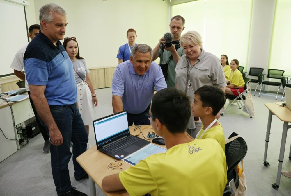 Янина Павленко: Сегодня День рождения Главы Республики, настоящего лидера Крыма Сергея Валерьевича Аксёнова Янина Павленко: Сегодня День рождения Главы Республики, настоящего лидера Крыма Сергея Валерьевича Аксёнова