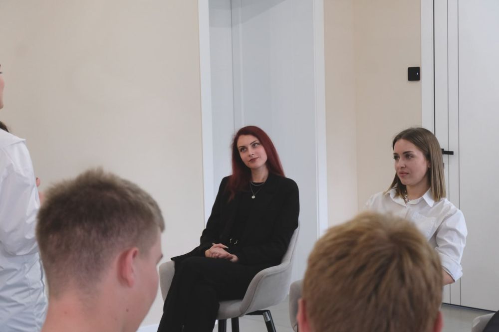 В Судаке прошел финальный раунд «Учитель-лидер» муниципального этапа «Учителя года» В Судаке прошел финальный раунд «Учитель-лидер» муниципального этапа «Учителя года»