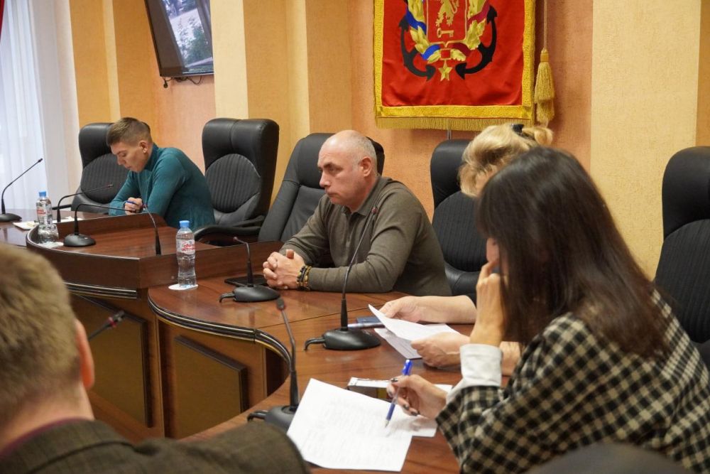 #экономика. В администрации Керчи прошло заседание рабочей группы Межведомственной комиссии РК по противодействию нелегальной занятости и комиссии по вопросам мобилизации налоговых и неналоговых доходов в бюджет города #экономика. В администрации Керчи прошло заседание рабочей группы Межведомственной комиссии РК по противодействию нелегальной занятости и комиссии по вопросам мобилизации налоговых и неналоговых доходов в бюджет города