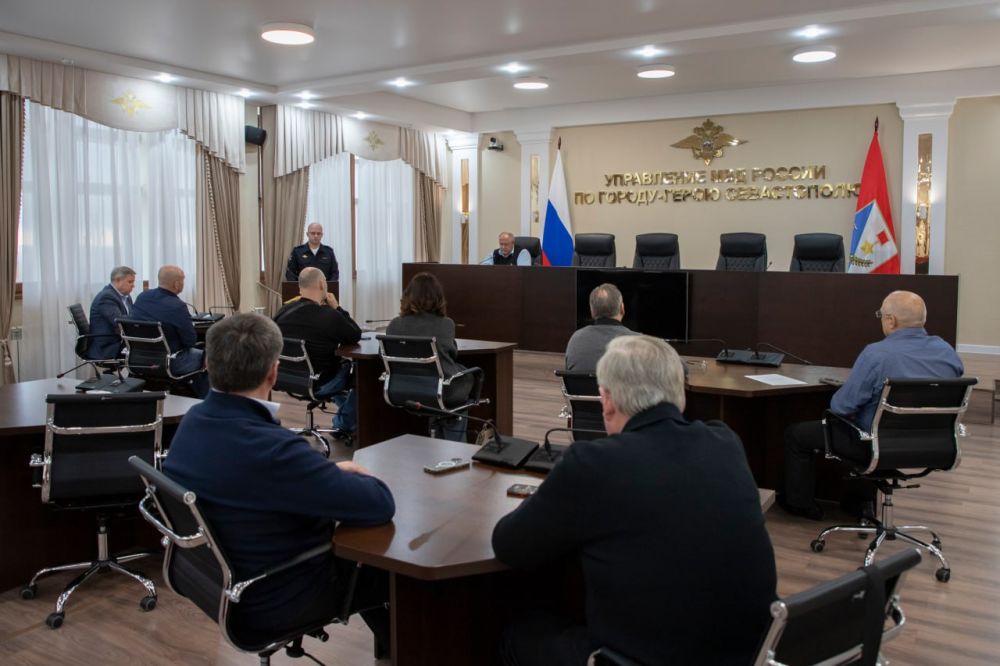 В Управлении МВД России по городу Севастополю прошло очередное заседание Общественного совета В Управлении МВД России по городу Севастополю прошло очередное заседание Общественного совета