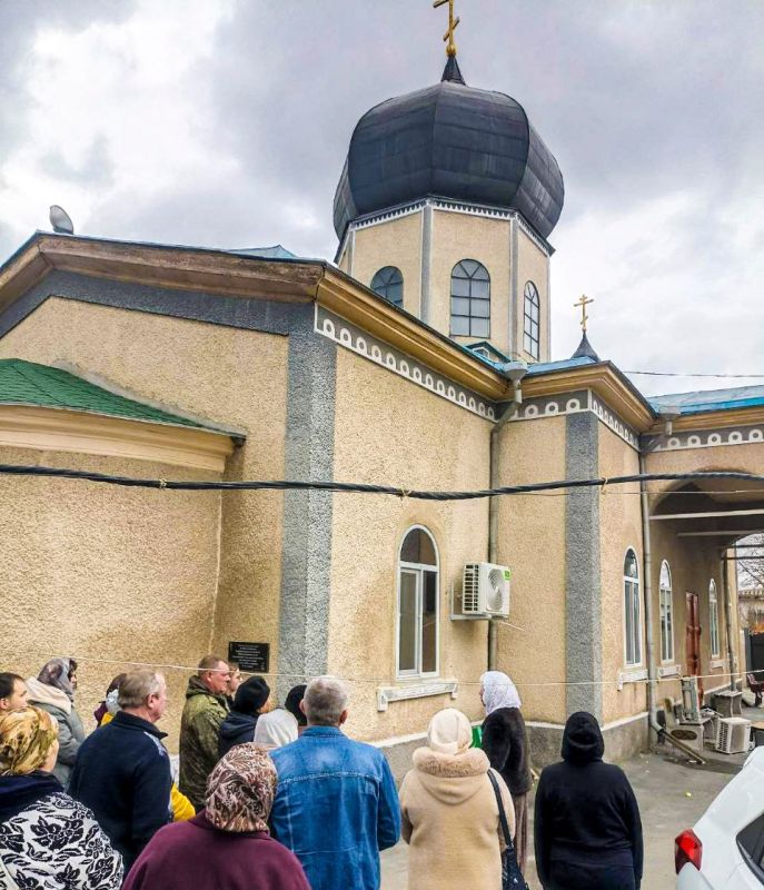 Члены семей погибших из Белогорского района посетили храм Святителя Николая Члены семей погибших из Белогорского района посетили храм Святителя Николая