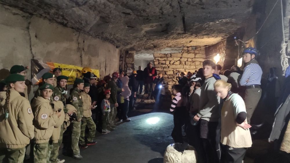 Два дня без солнечного света, под землей, жизнь в ПБЛе (подземный базовый лагерь), подземные галереи и сотни метров бега по топографическим картам Два дня без солнечного света, под землей, жизнь в ПБЛе (подземный базовый лагерь), подземные галереи и сотни метров бега по топографическим картам