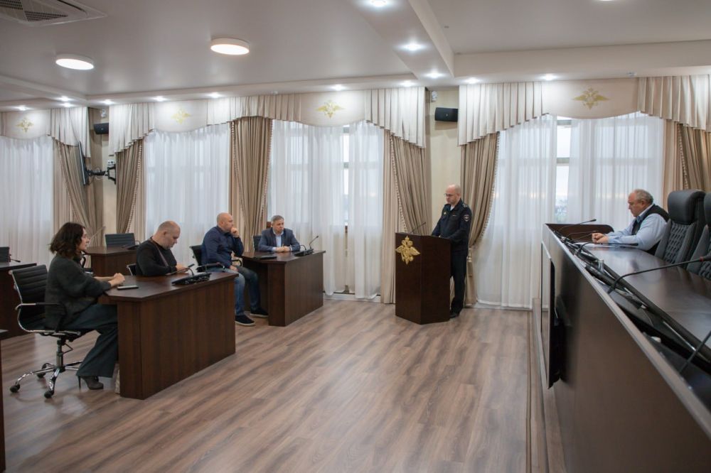 В Управлении МВД России по городу Севастополю прошло очередное заседание Общественного совета В Управлении МВД России по городу Севастополю прошло очередное заседание Общественного совета