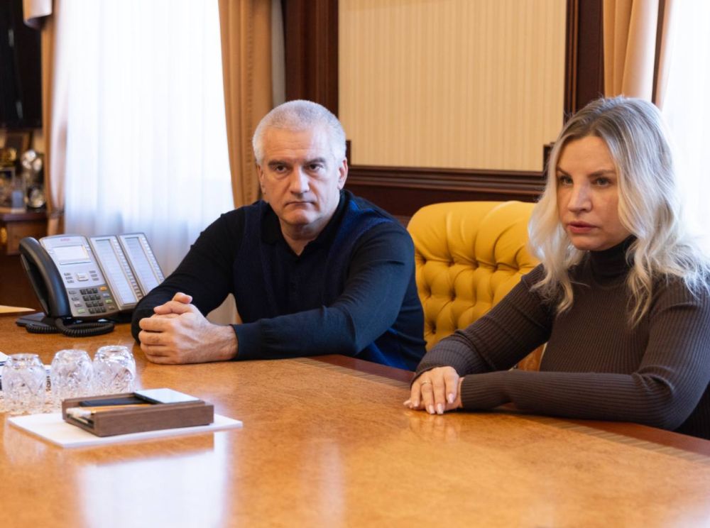 Ольга Торубарова: Глава Республики Крым Сергей Аксенов встретился с крымчанином Русланом Шихмамбетовым, завоевавшим золото на Первенстве мира по боксу среди юниоров и тренером спортсмена - Виленом Асановичем Сейтосмановым Ольга Торубарова: Глава Республики Крым Сергей Аксенов встретился с крымчанином Русланом Шихмамбетовым, завоевавшим золото на Первенстве мира по боксу среди юниоров и тренером спортсмена - Виленом Асановичем Сейтосмановым