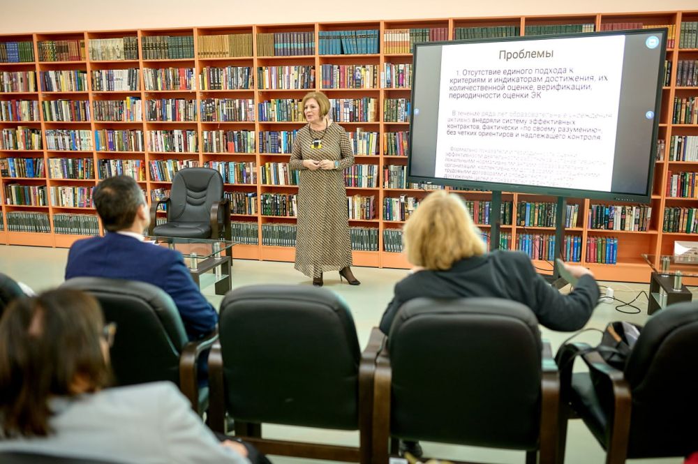 Преподаватели Мединститута КФУ им. В. И. Вернадского стали победителями Всероссийского конкурса «Золотые Имена Высшей школы» Преподаватели Мединститута КФУ им. В. И. Вернадского стали победителями Всероссийского конкурса «Золотые Имена Высшей школы»