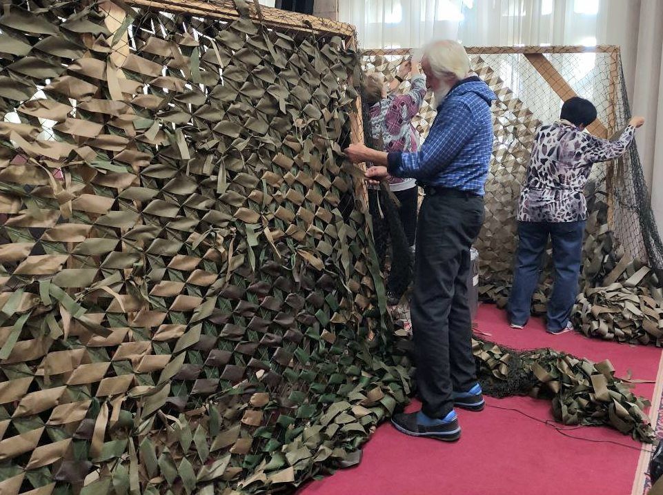 Не словом, а делом: многодетная семья Ларисы Цапок активно помогает фронту Не словом, а делом: многодетная семья Ларисы Цапок активно помогает фронту