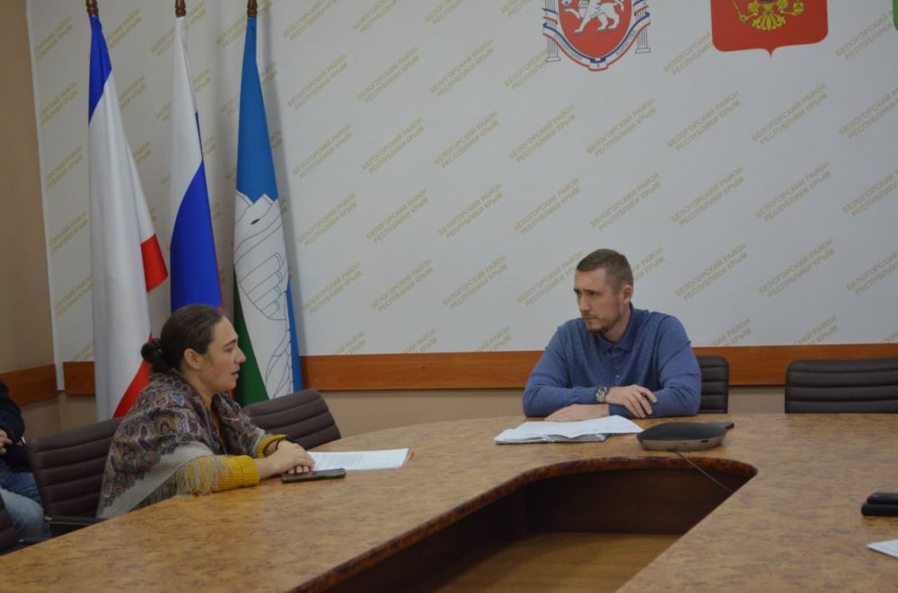 Традиционного по четвергам провожу личный приём граждан Традиционного по четвергам провожу личный приём граждан