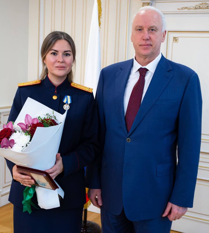 Председатель СК России провел совещание по вопросам взаимодействия со средствами массовой информации и общественностью Председатель СК России провел совещание по вопросам взаимодействия со средствами массовой информации и общественностью