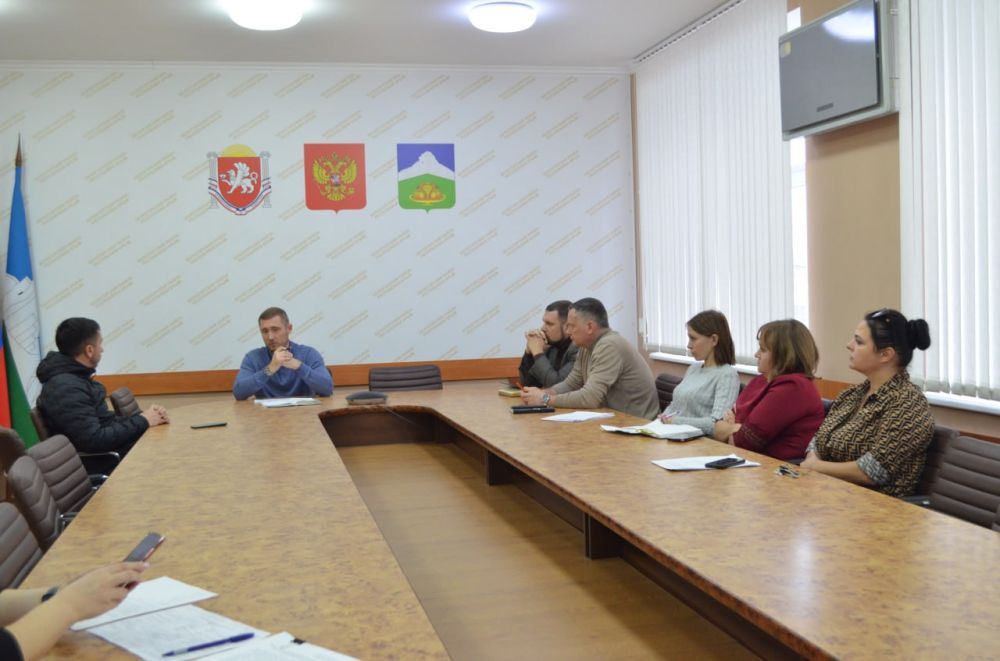 Традиционного по четвергам провожу личный приём граждан Традиционного по четвергам провожу личный приём граждан