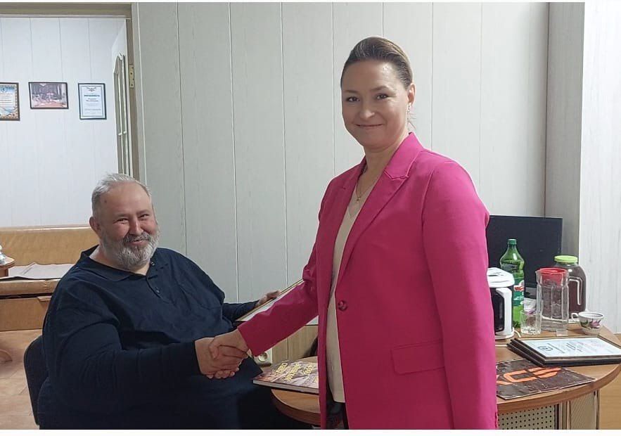 Алена Плакида вручила награды от ОП РК предпринимателям-инвалидам Алена Плакида вручила награды от ОП РК предпринимателям-инвалидам